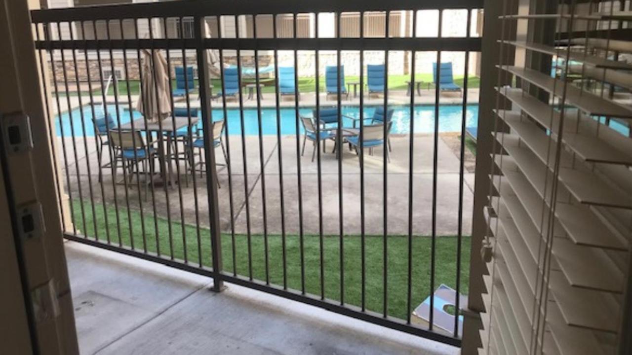 A Zen Oasis With Pool View Daire Houston