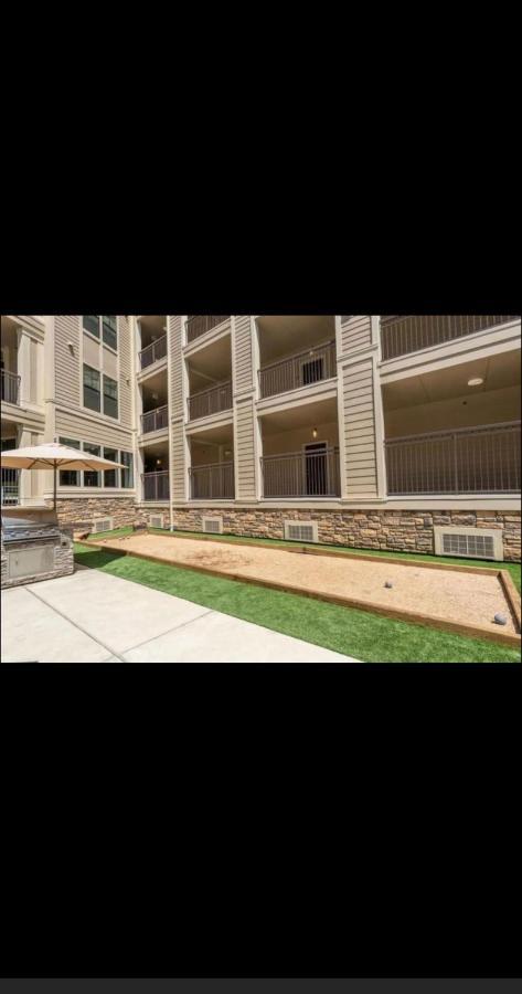 Daire A Zen Oasis With Pool View Houston